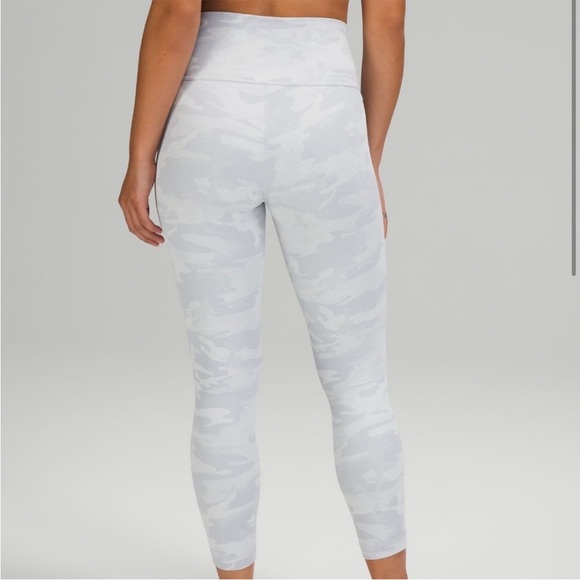 Lululemon Wunder Under High-Rise Crop in Incognito Camo Jacquard - Picture 3 of 8